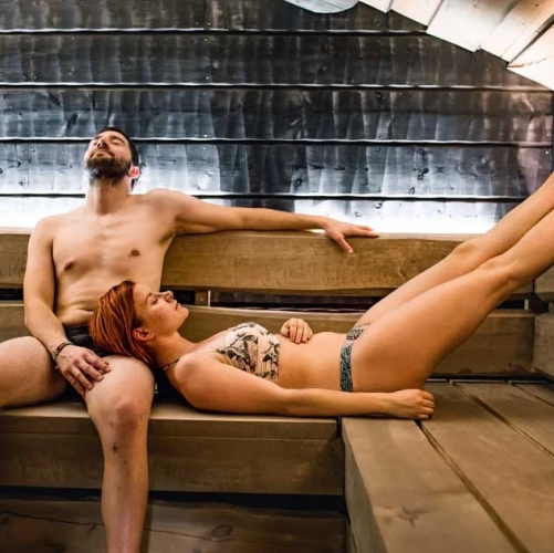 Sauna réconfortant avant le début du safari