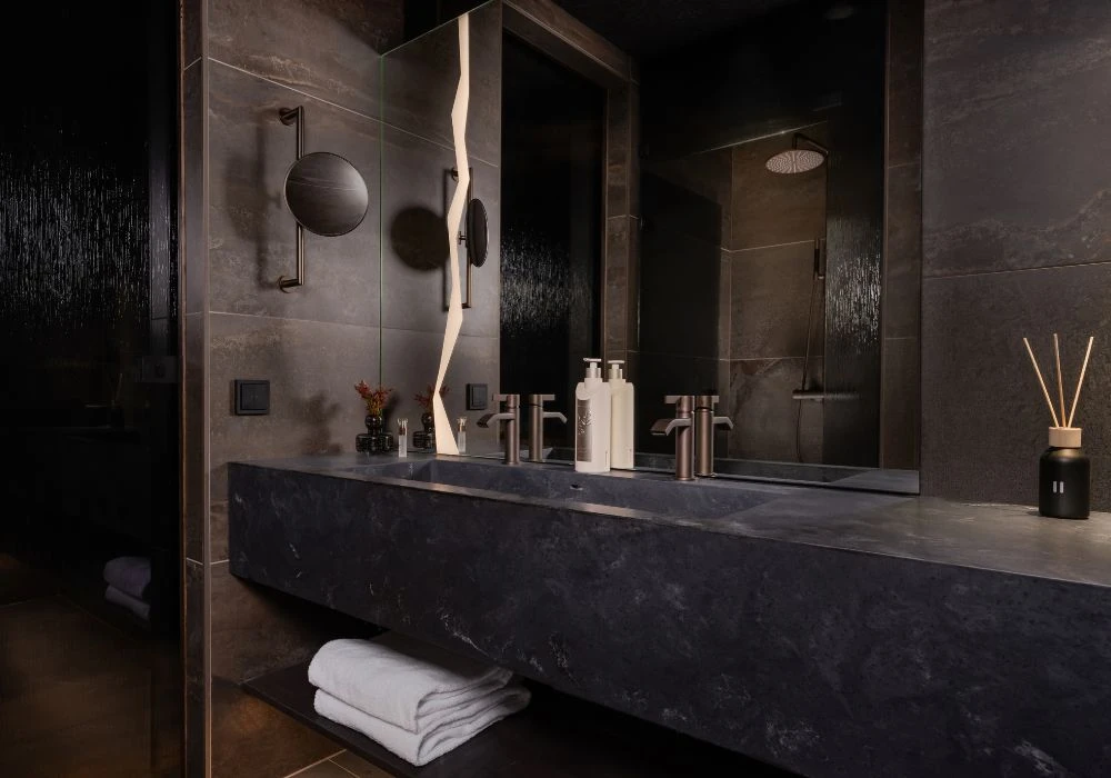 Salle de bain de la Junior Suite Kalle de l’hôtel Arcora