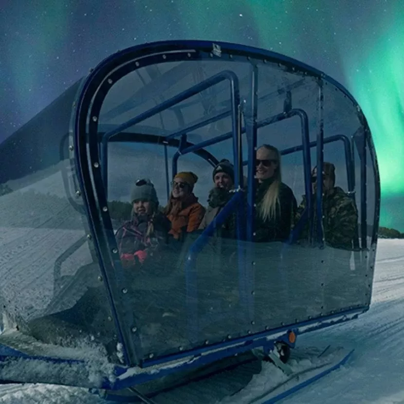 Aurores boréales en snow train depuis Torassieppi en Laponie
