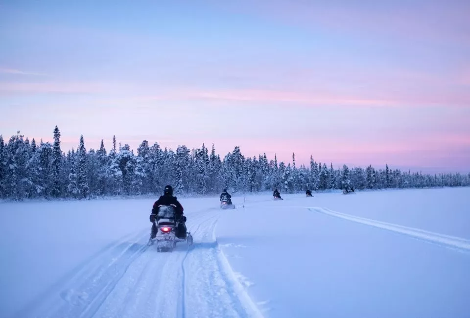 Voyage Safari en motoneige en Laponie
